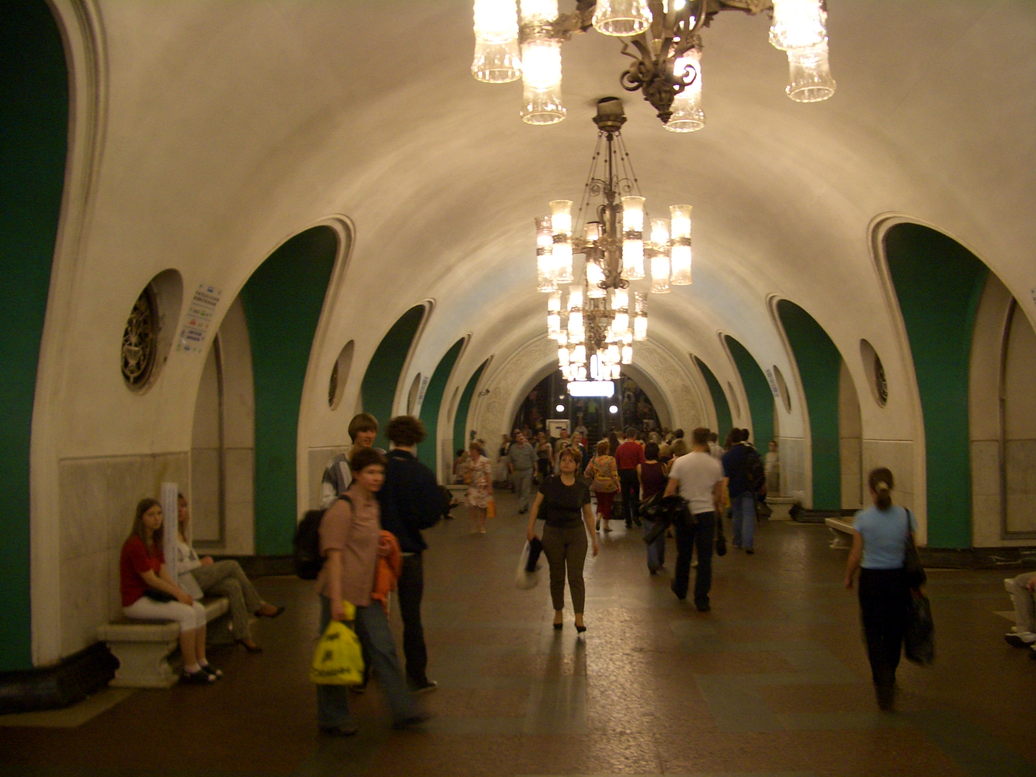 Станция вднх. Станция метро ВДНХ. Московский метрополитен станция ВДНХ. Метро ВДНХ вестибюль. Станция метро ВДНХ метро.